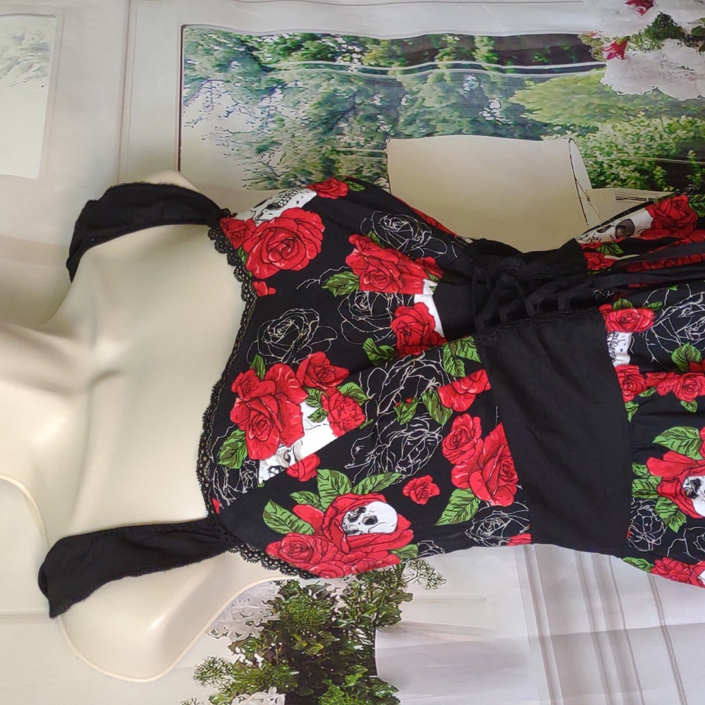 Hot Topic Size 12 Dress Floral Roses Skulls Lined Whimsygoth Day of the Dead